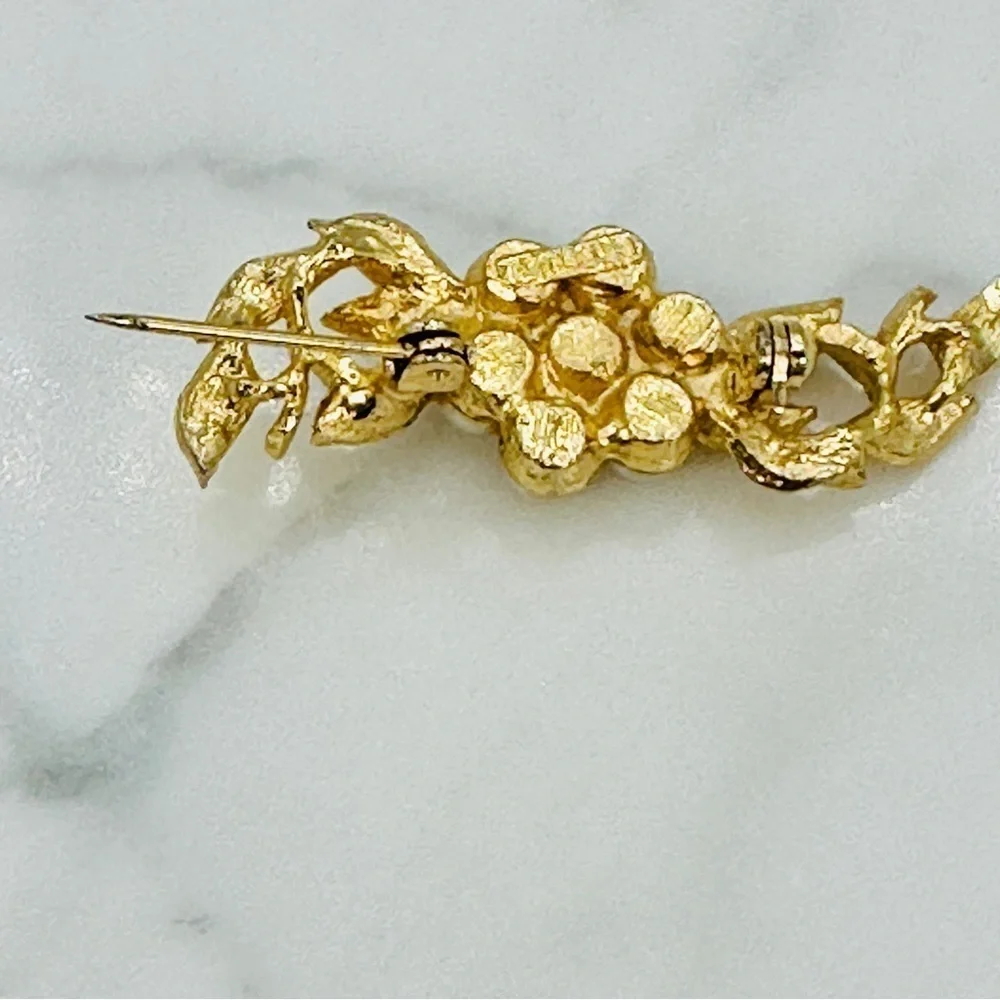 Vintage Richelieu Brooch Pin Gold Tone Faux Pearl Flower Leaf Dainty Delicate